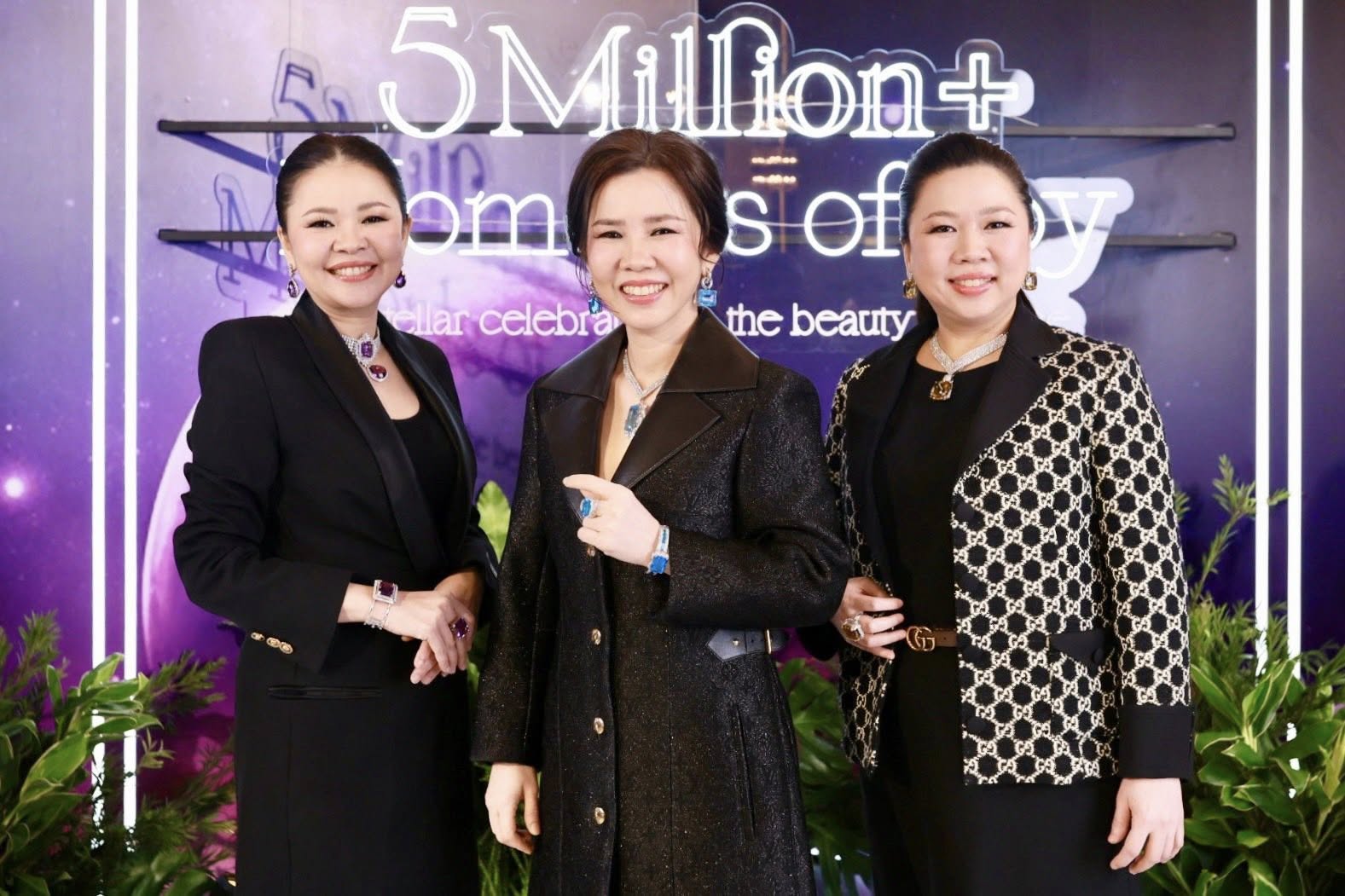 งาน 5 Million+ Moments of Joy  A Stellar celebration in the beauty universe. 💜